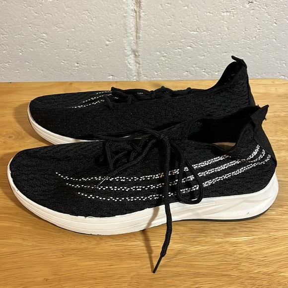 Marco Vitale Collezione Sock Style Sneaker Size 8s NWOT! - Picture 4 of 6